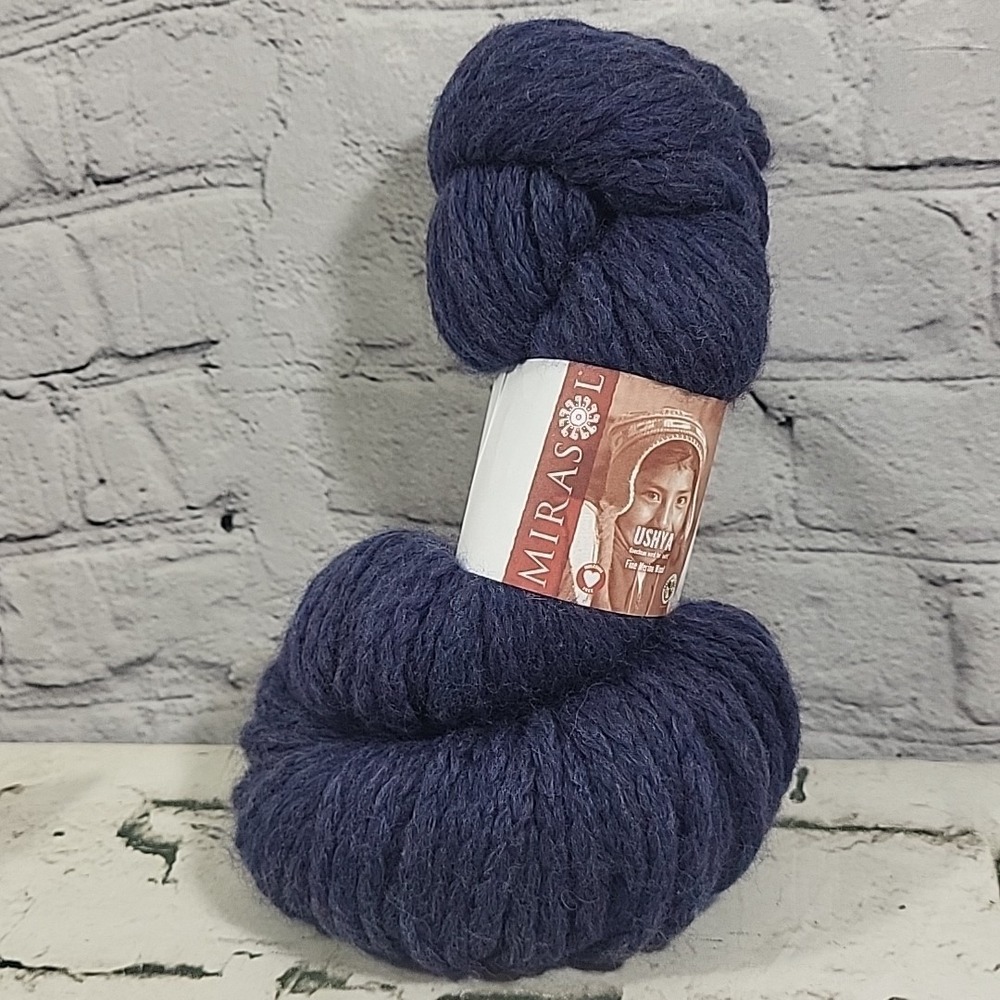 Mirasol Ushya Yarn 98% Merino Wool‎ Super Bulky Nightfall